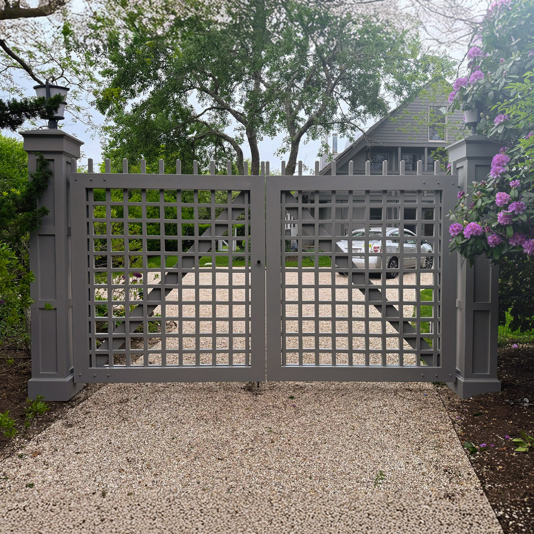 Cedar gate